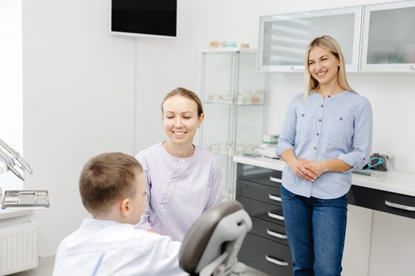 The Benefits Of Older Adults Working With A Family Dentist